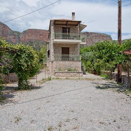 Picturesque Houses Leonídion Buitenkant foto