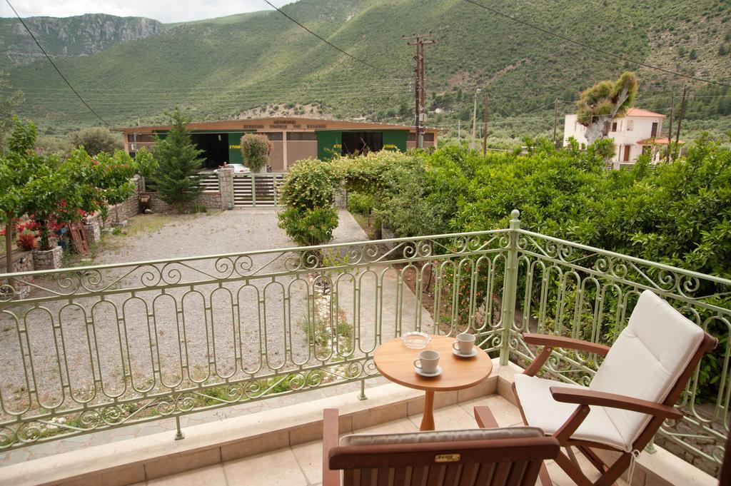 Picturesque Houses Leonídion Buitenkant foto